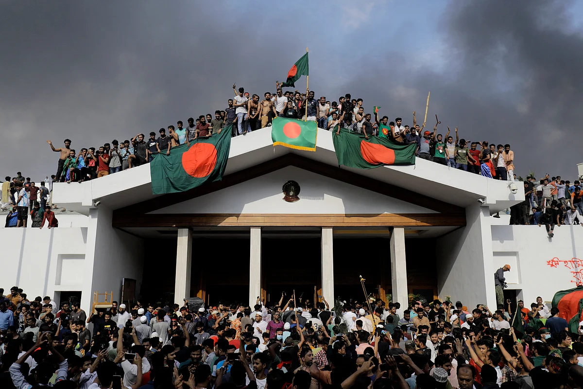 Bangladeş Mahkemesi 13 Kasım'da Hasina Hakkında Karar Verecek