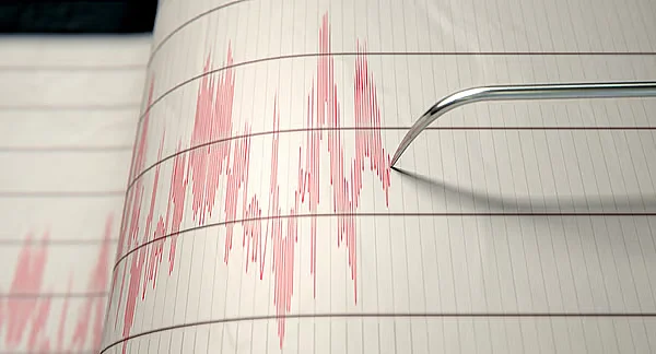 Biri Öldü, 6.1 Büyüklüğündeki Deprem Türkiye'yi Vurduktan Sonra 16 Bina Çöktü