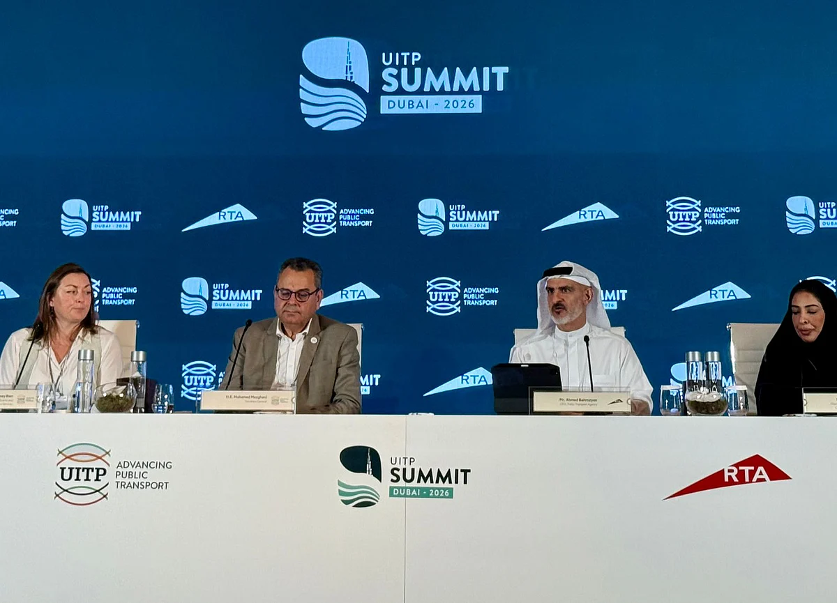 Dubai: 2026 Ulaşım Zirvesi'nde Uçan Taksiler, Sürücüsüz Arabalar Orta Kademeye Çıkacak