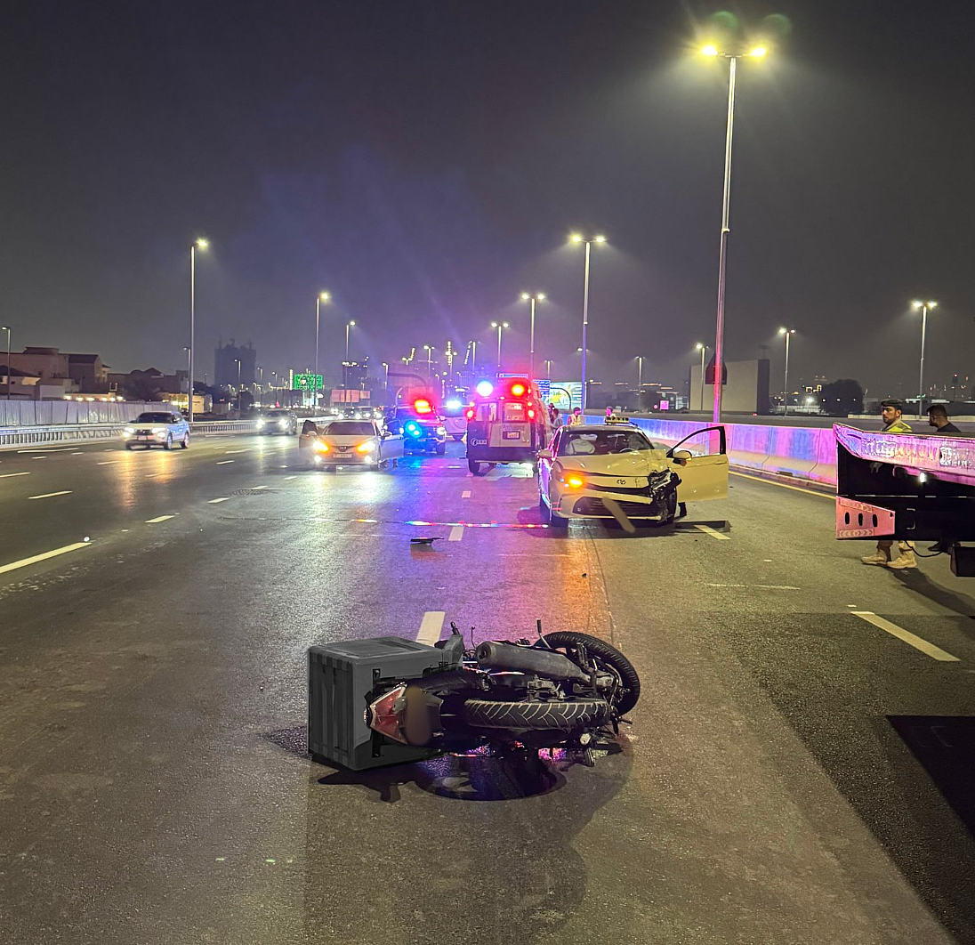 Dubai: Trafik Akışına Karşı Araba Kullandıktan Sonra Kazada Motosikletçi Ağır Yaralandı