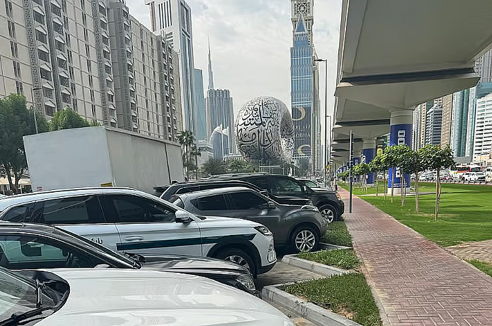 Dubai'de Gitex 2025: Parkin, Saatlik Park Ücreti Dh25'i Belirliyor, X Kodunu Etkinleştiriyor