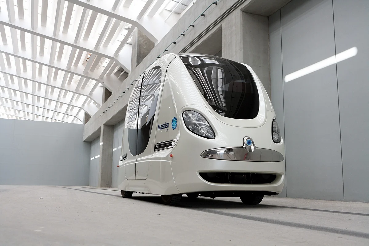 Elektrikli Kapsüllere Robotaxis, Abu Dabi'yi Geleceğe Taşıyan 8 Akıllı Mobilite Seçeneği