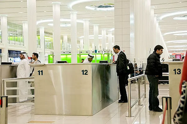 Emirates, BAE Vatandaşlarına Pasaport ve Seyahat Belgesi Geçerliliği Konusunda Danışmanlık Veriyor