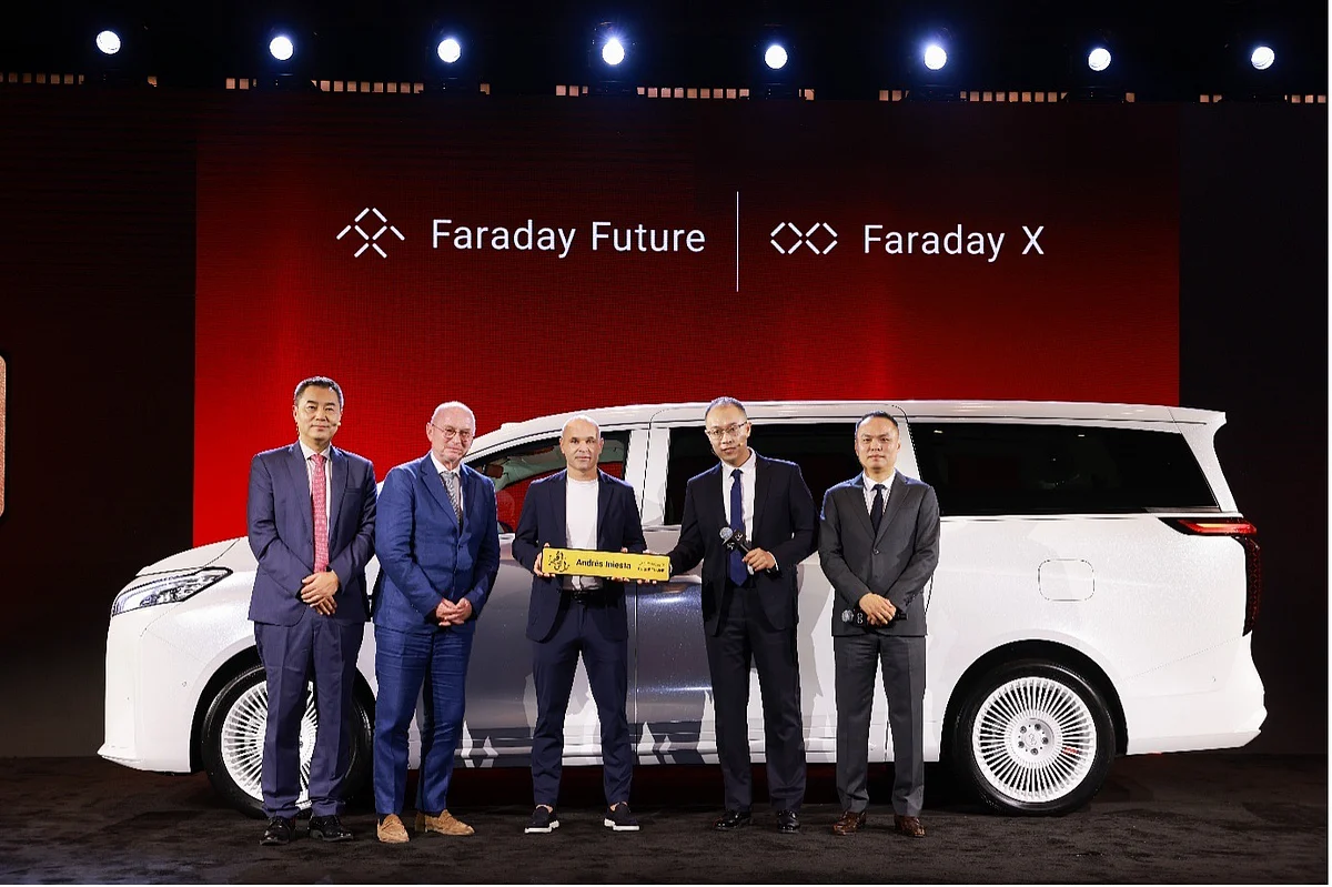 Faraday Future, İlk Sahibi Andrés Iniesta ile Dubai'de Fx Super One Mpv'yi Tanıttı