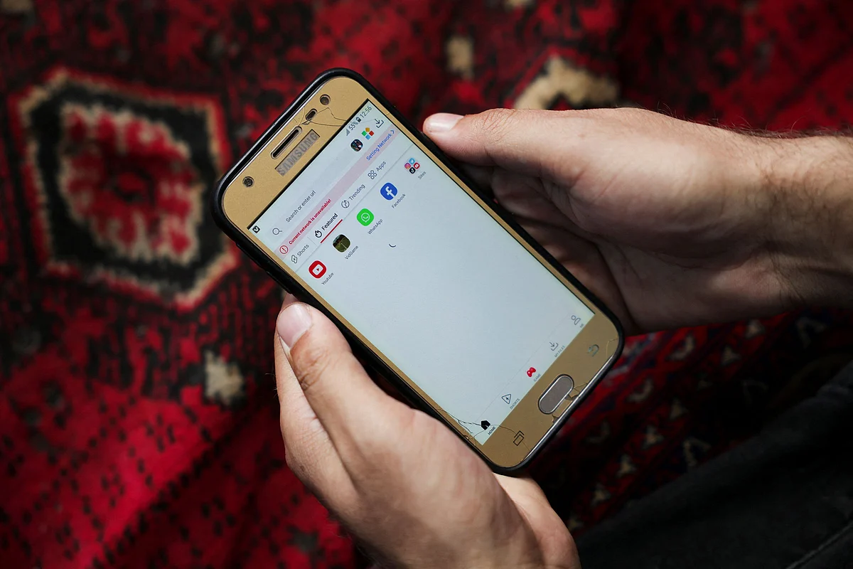 İnternet Kesintisi, Uçuşların İptal Edilmesiyle Afganları Mahsur Bıraktı