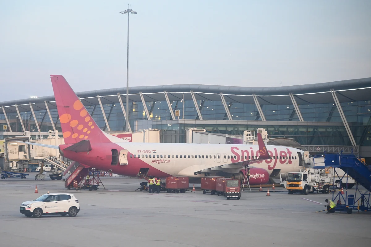 Jaipur-Dubai Spicejet Uçuşu 14 Saat Ertelendikten Sonra İptal Edildi