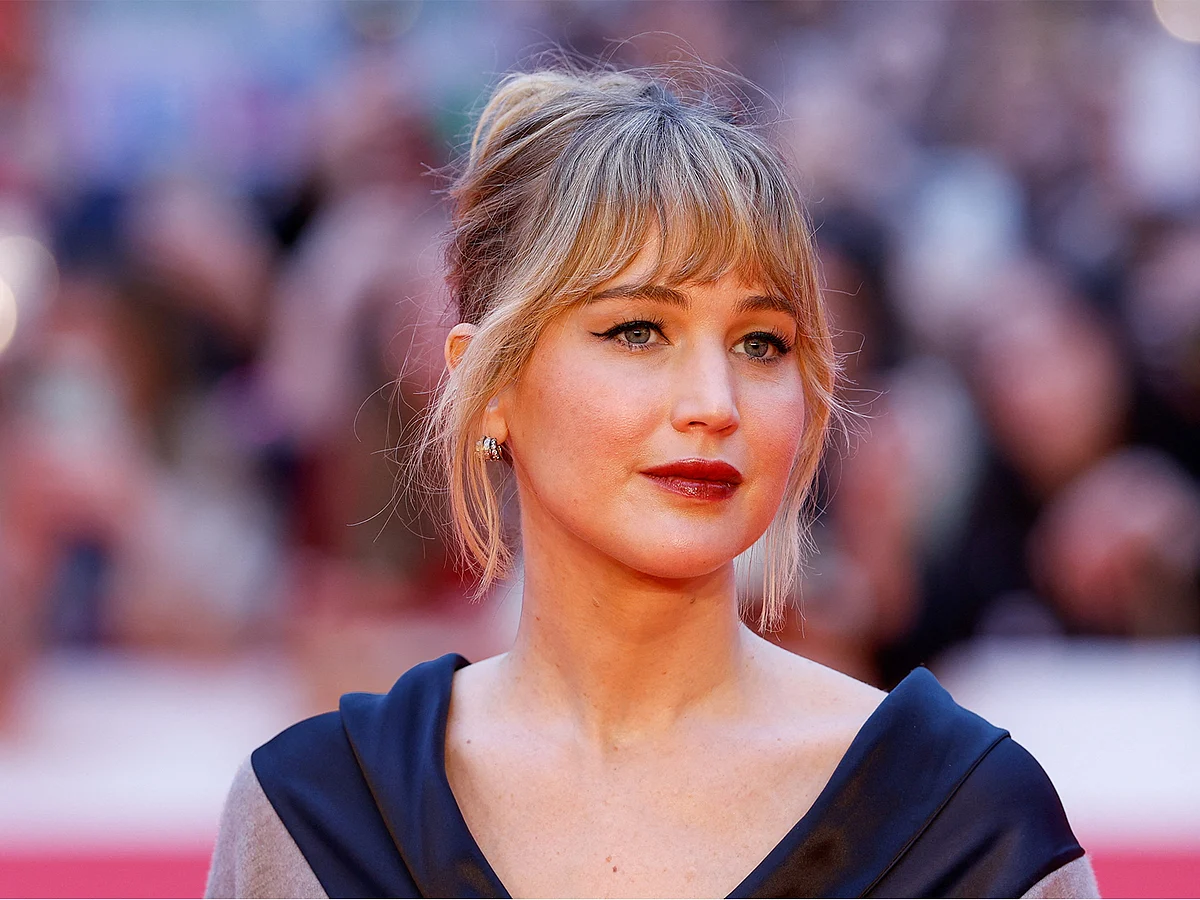 Jennifer Lawrence, Basın Röportajlarının Zanaatı Üzerindeki Kontrolünü Kaybetmesine Neden Olduğunu Söyledi