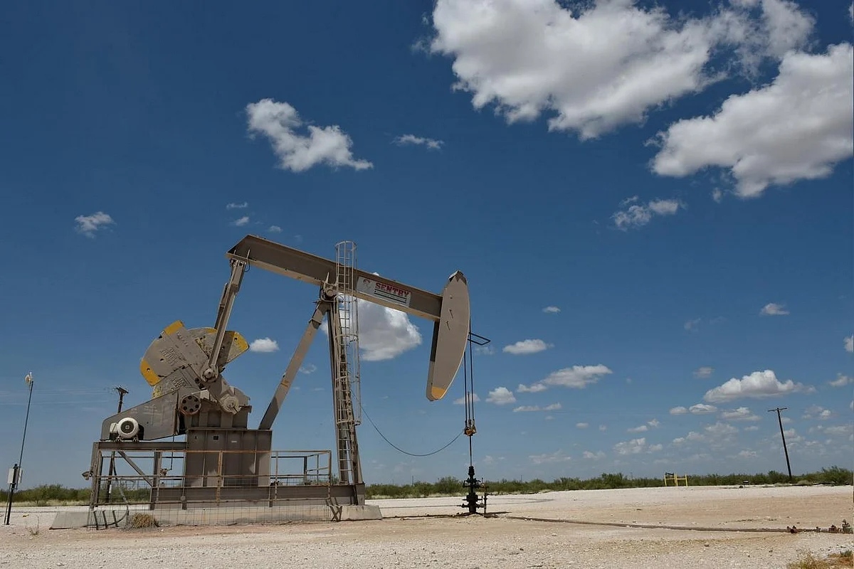 Kavşakta Ham Petrol: Brent 50 Dolarlık Kayma Riski Taşıyor