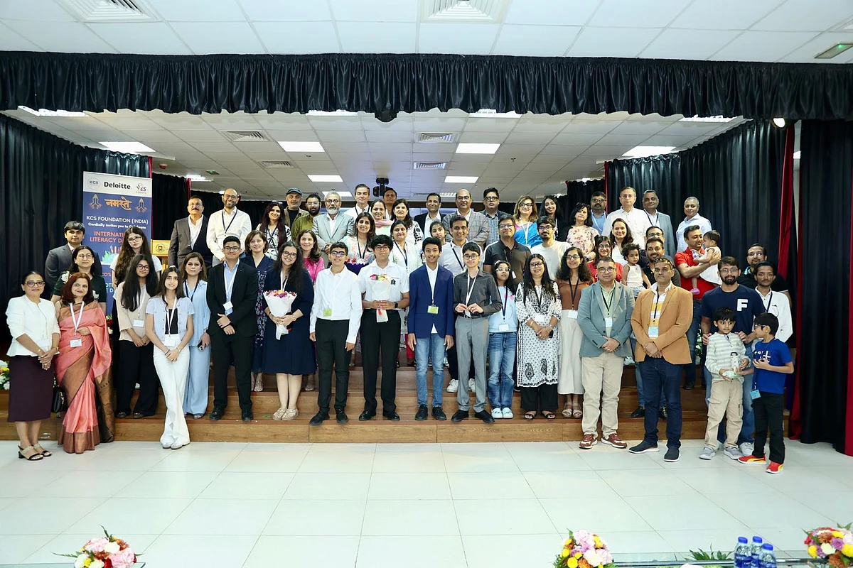 Kcs Vakfı ve Deloitte, Dubai'deki 5. Evet Ödülleri'nde Genç Değişimcileri Onurlandırdı