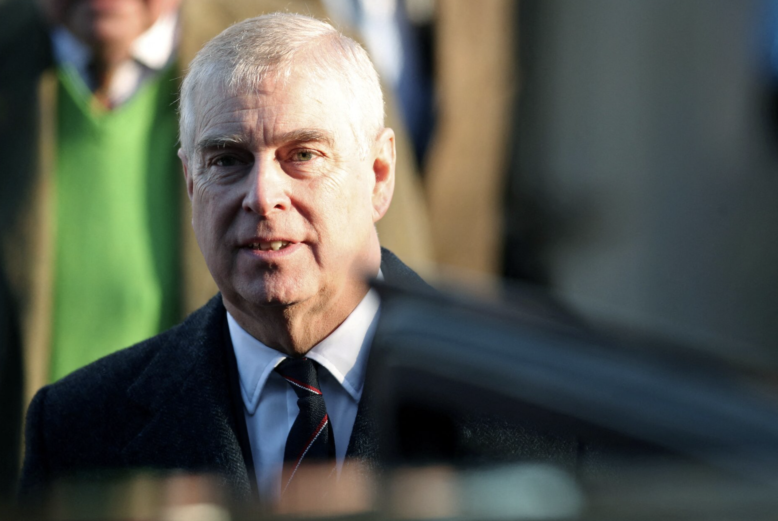 Kral Charles, Kraliyet Unvanlarının Kardeşi Andrew'u Soyuyor, Windsor Konağı