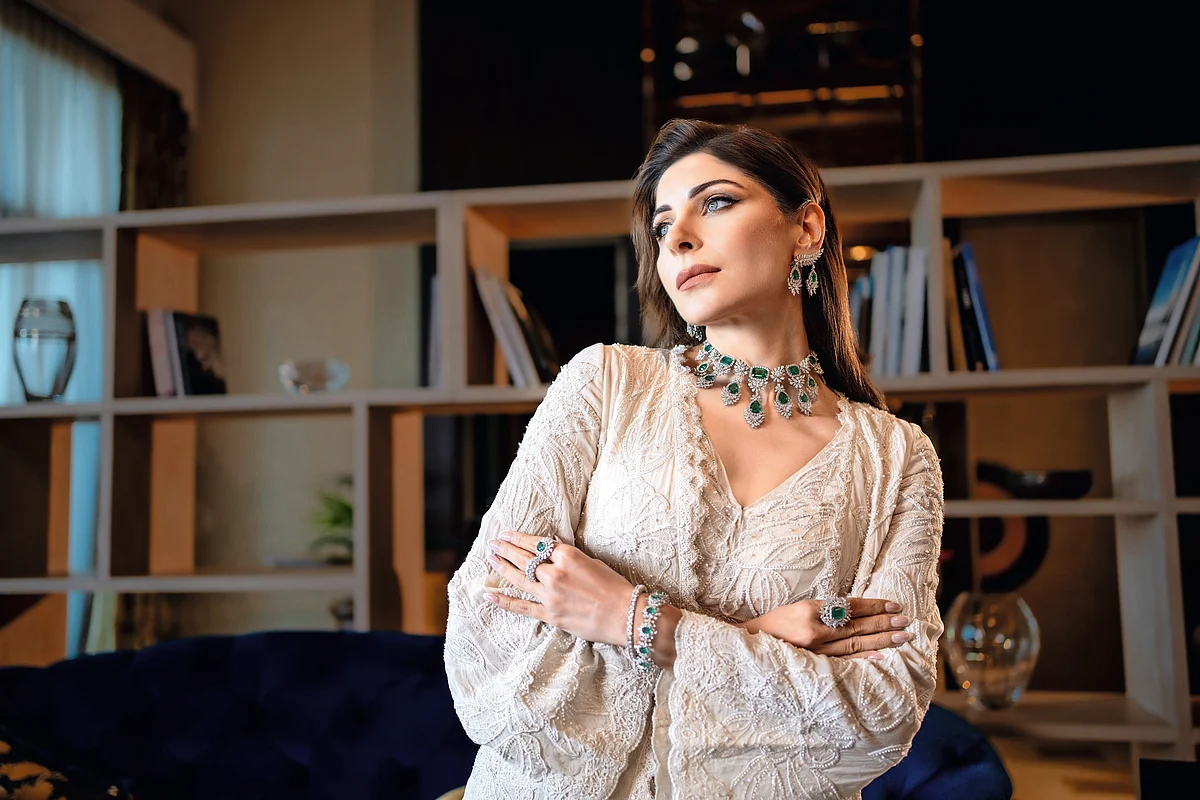 Meena Kuyumcular Çarpıcı Düğün ve Diwali 2025 Koleksiyonunu Tanıttı