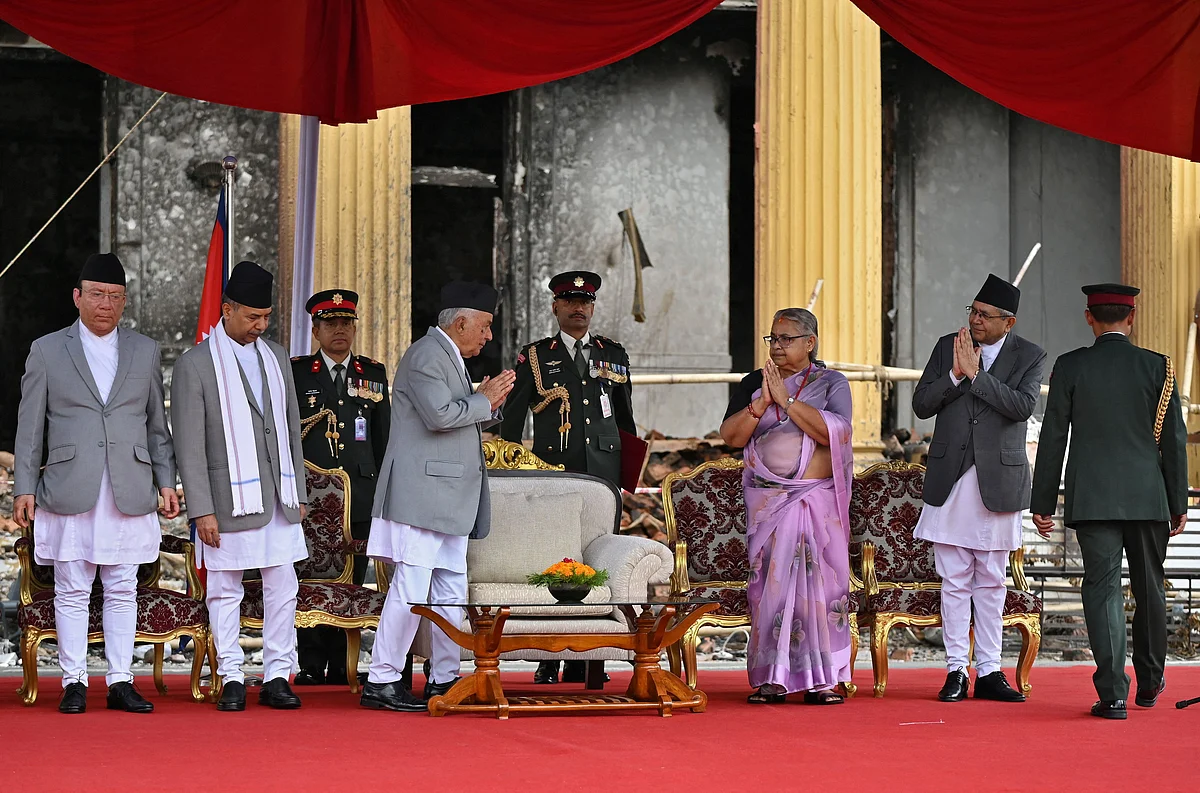 Nepal Geçici Başbakanı Kabineye Popüler Gençlik Figürlerini Ekledi