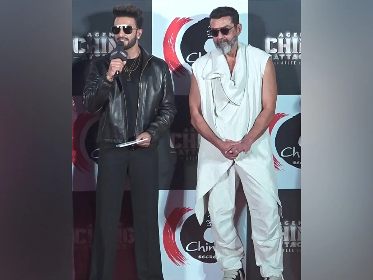 Ranveer Singh, Bobby Deol'un Etkinliğe Korkak Bakışına Hayran