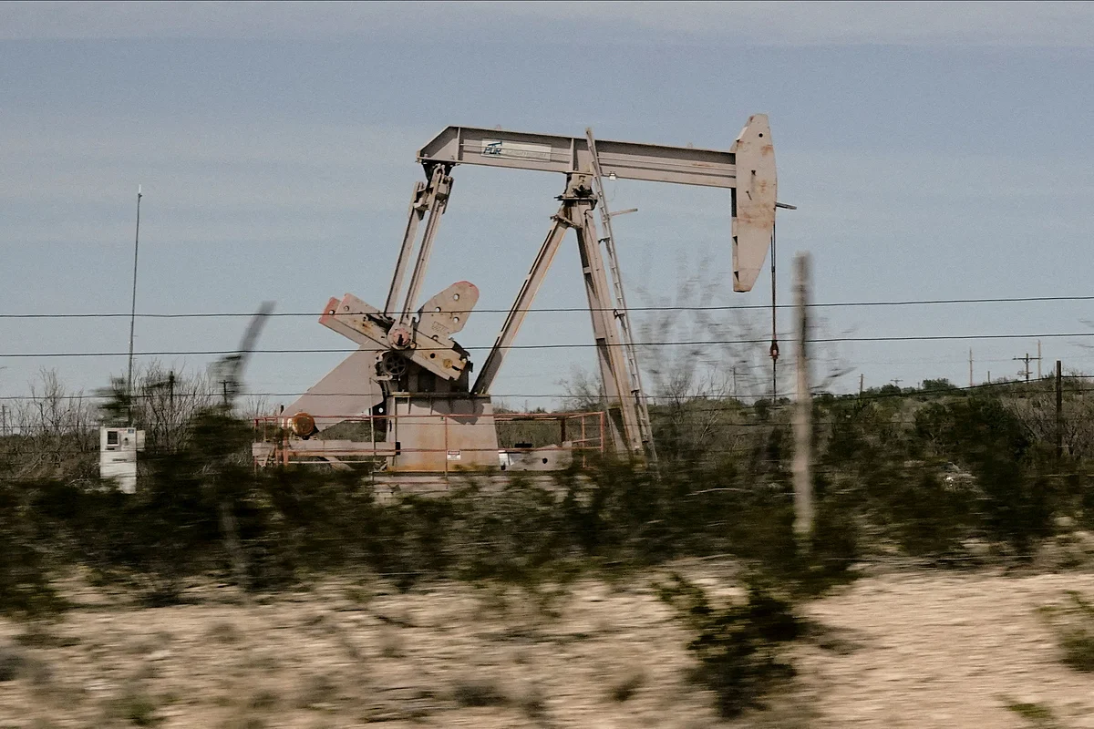 Raporda, Maliyetleri Yükseltmek, 2026'da Petrol ve Doğal Gaz Projelerini Geciktirmek için Tarifeler Yer Alıyor