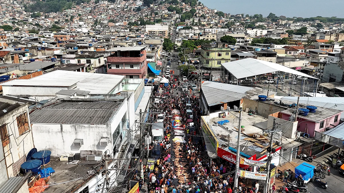 Rio Polisi Baskınları En Az 132kişiyi Öldürdü, Cesetler Line Street