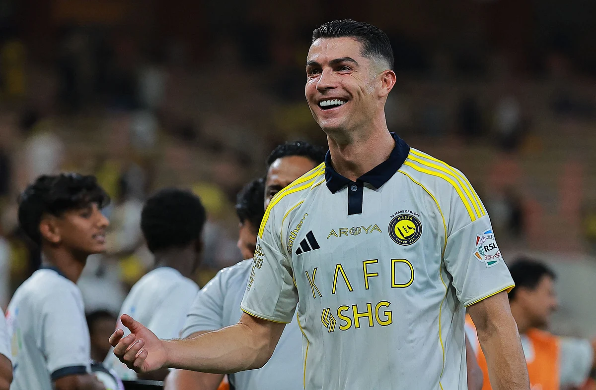 Ronaldo Futbolun ilk Milyarderi Oldu