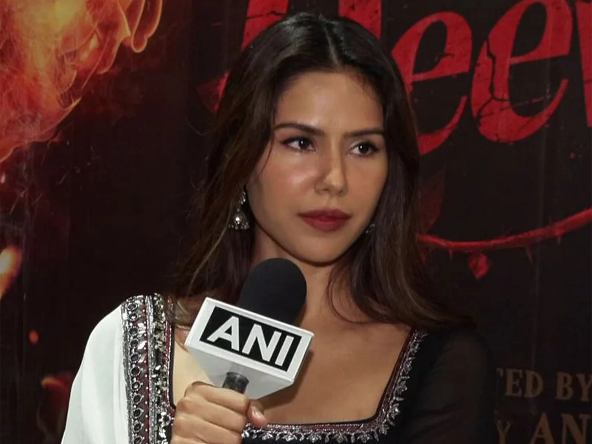 'Seçmelere Katılmayı Reddettiler': Sonam Bajwa, Bollywood'da Yazı Yazmaya Karşı Mücadelesini Anlatıyor