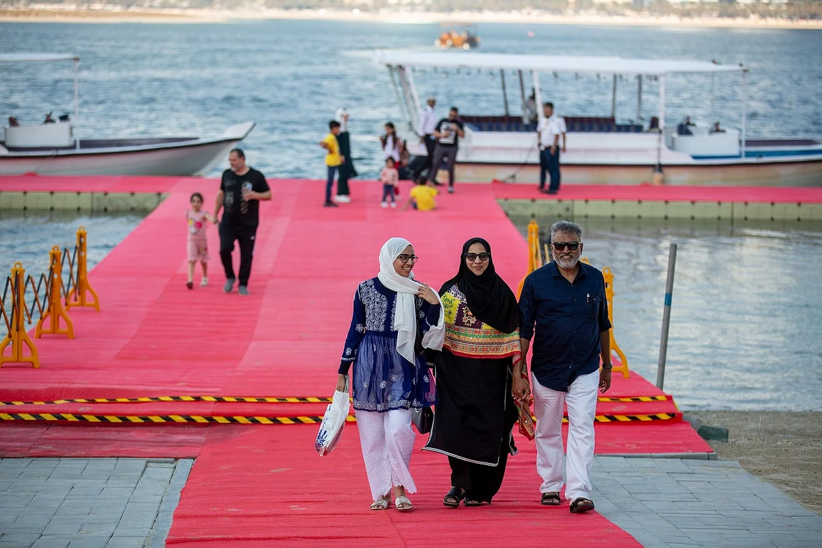 Sharjah, Kitap Fuarı Ziyaretçileri için Yeni Otobüs, Tekne Rotaları ve Ücretsiz Servisler Duyurdu