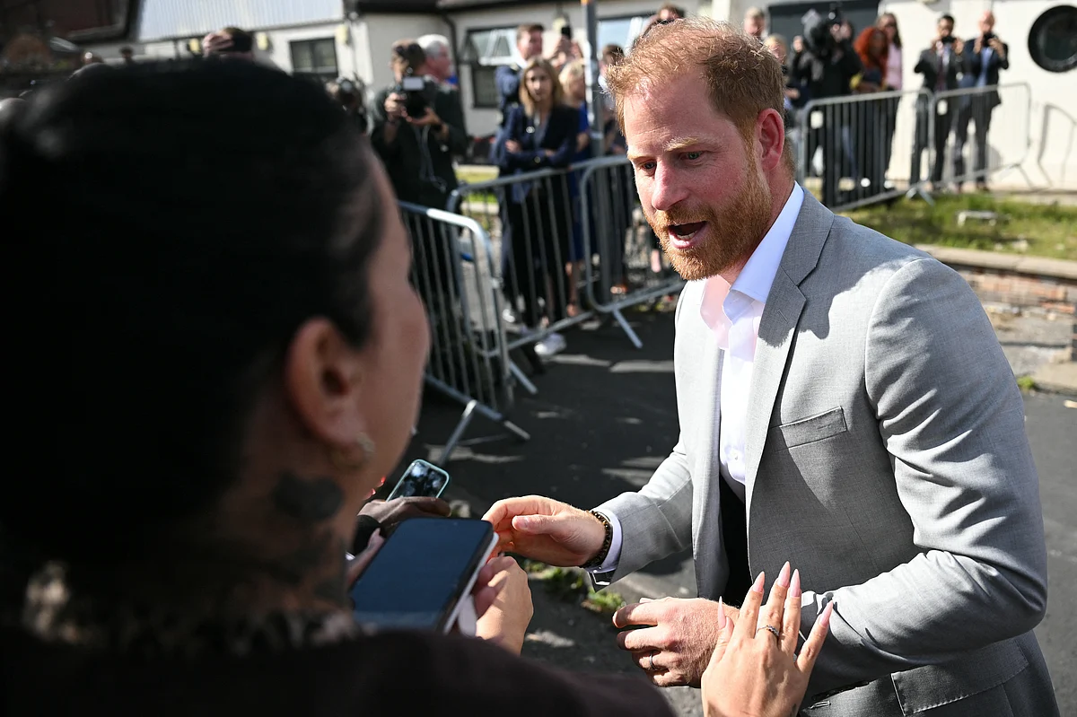 'Stalker' Son İngiltere Gezisinde Prens Harry'ye İki Kez Yaklaştı, Kaynak Diyor