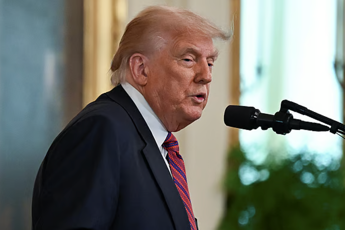 Trump Yeni %100 Çin Tarifesini Açıkladı, Xi Görüşmelerini İptal Etmekle Tehdit Etti
