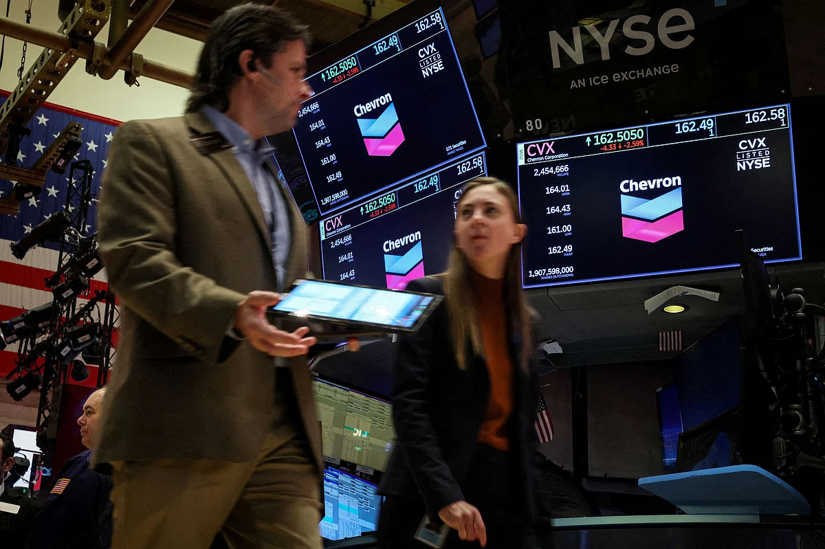 Wall Street, Washington'un Rekorlara Yakın Hisse Senetleriyle Çatışmasını Gözler Önüne Seriyor