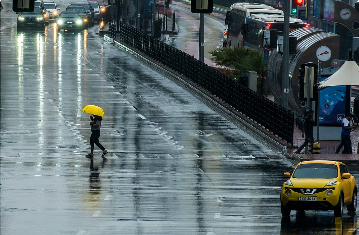Yarın BAE Hava Durumu: Yağmurlar Muhtemel; Dubai'deki Sıcaklıklar 26ºc'ye Düşecek