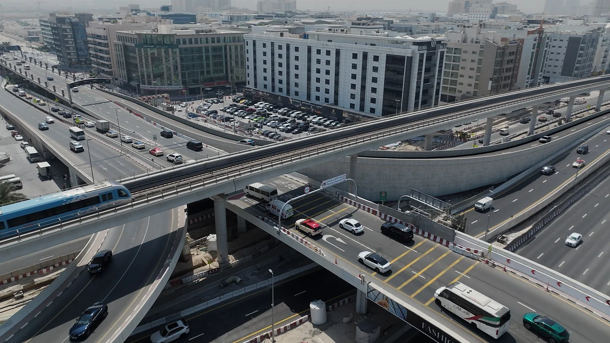 Yeni Dubai Köprüsü, Mall Of The Emirates'e Seyahat Süresini 10 Dakikadan 1'e Düşürüyor