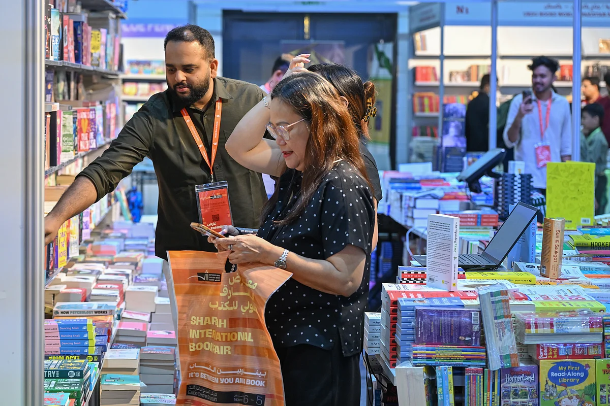 12 Gün boyunca 12 Saat: Sharjah Kitap Fuarı Gönüllüleri Günlük Yaşamlarını Nasıl Dengeliyor?