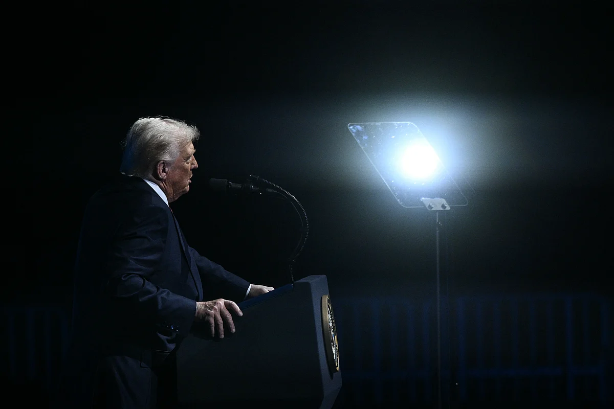 'Aı Başkanı': Trump Deepfakes Kendini Yüceltiyor, Rakiplerini Çöpe Atıyor