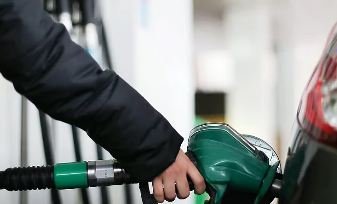 BAE Akaryakıt Fiyatlarını Açıkladı: Aralık 2025'te Dolu Bir Tankın Maliyeti Ne Kadar Olacak?