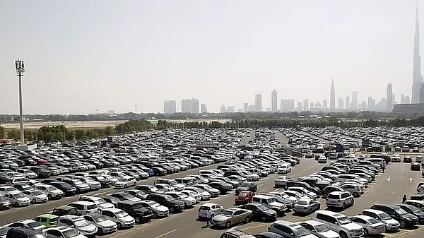 BAE: Eid Al Etihad Uzun Hafta Sonu için Bu Emirliklerde Ücretsiz Otopark, Geçiş Ücreti Açıklandı