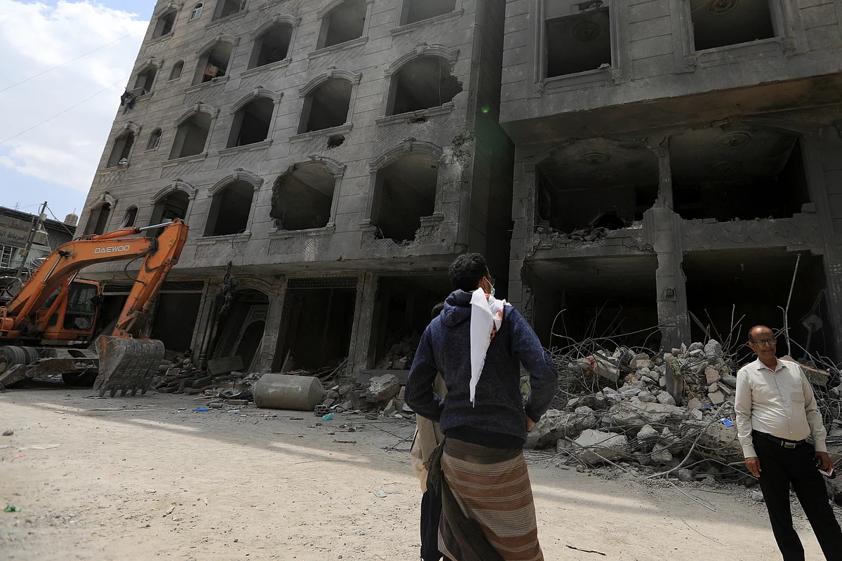 BAE, Hükümetin Elinde Bulunan Yemen için Elektriğe 1 Milyar Dolarlık Yatırım Sözü Verdi