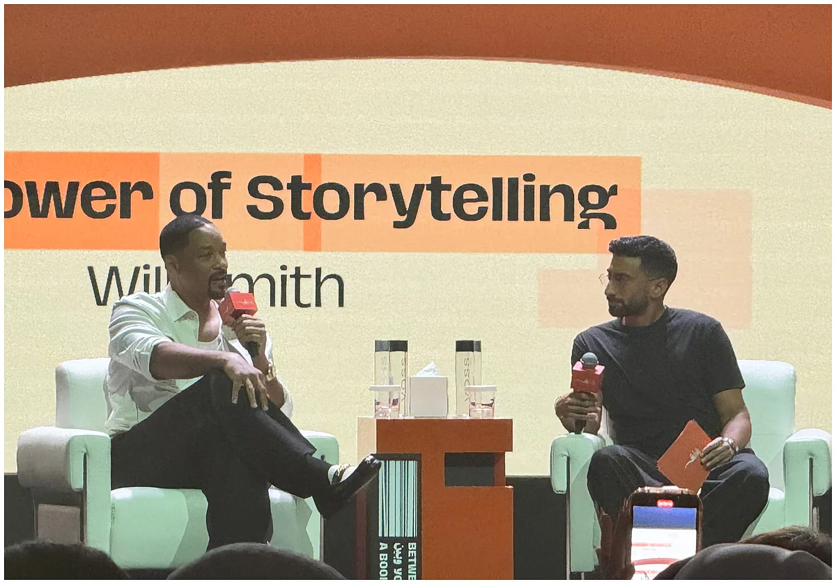 BAE: Will Smith Herkesi Sharjah Kitap Fuarı'nda 'Kendi Hikayelerini Yazmaya' Çağırıyor