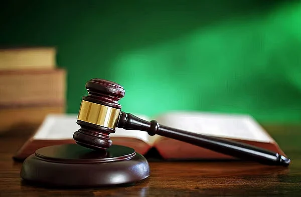 Milyar Dh1 Kadar Güzel Ve Yeni Mali Yasa Altında BAE Artırır Merkez Bankası Güçler Olarak