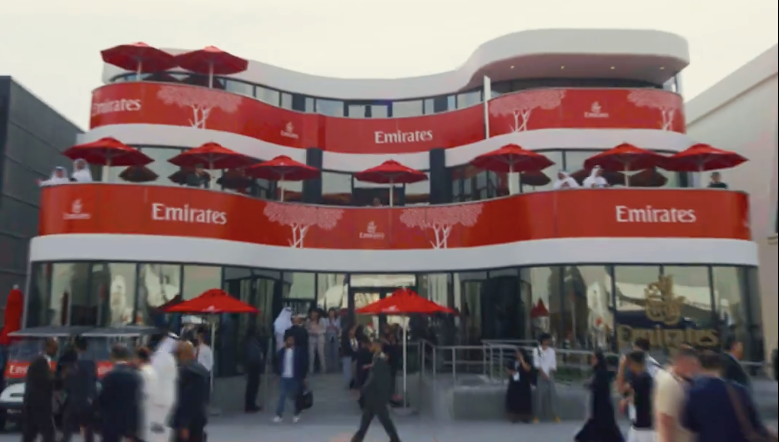 BAE'de Daha fazla iş: Emirates, Daha Fazla uçak Ekledikçe işe almaya devam etmeyi Planlıyor