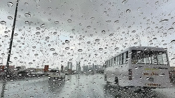BAE'de Yarın Hava Durumu: Beklenen Yağmurlar; Dubai'de 23ºc'nin En düşük seviyesi