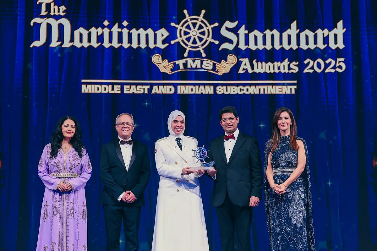 BAE'nin ilk Kadın Gemi Ustası Kaptan Sahar Rasti, Denizcilik Endüstrisi Mükemmellik Ödülü ile Onurlandırıldı