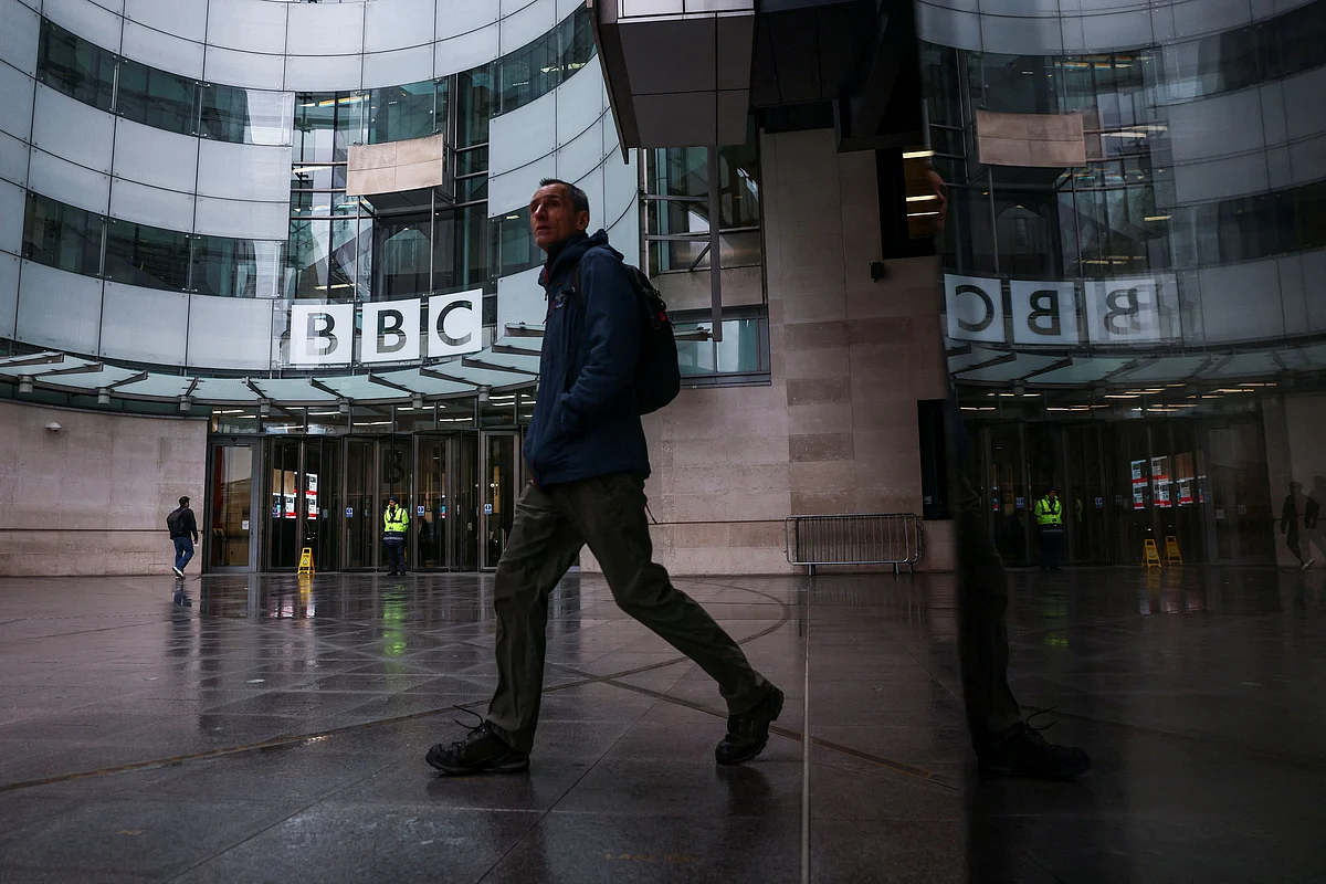 Bbc, iki Patron İstifa Ettikten Sonra Trump Konuşma Sırası İçin Özür Diledi