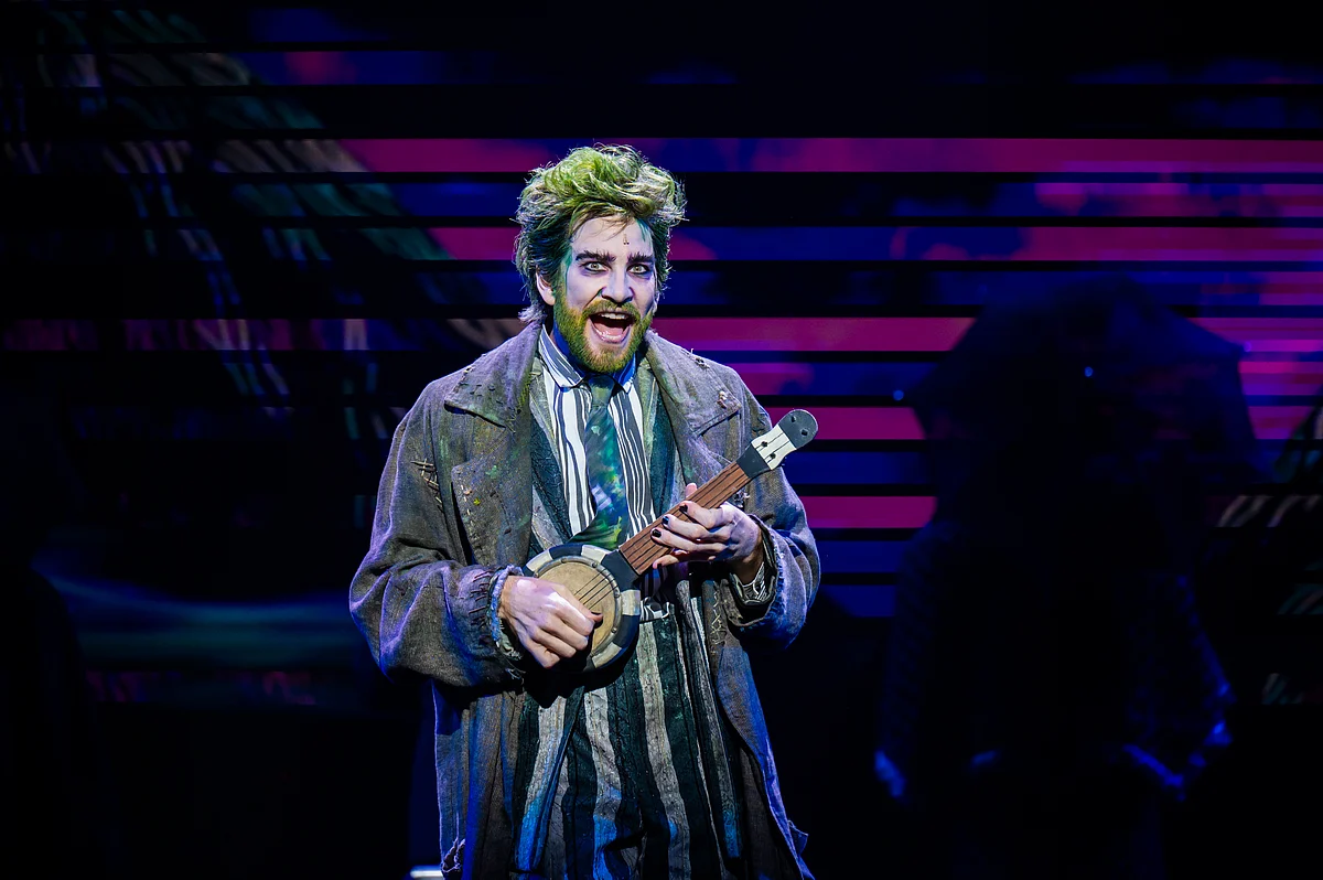 'Beetlejuice' Müzikali, Abu Dabi'ye Broadway Ölçeğinde Gösteri ve Yerel Şakalar Getiriyor