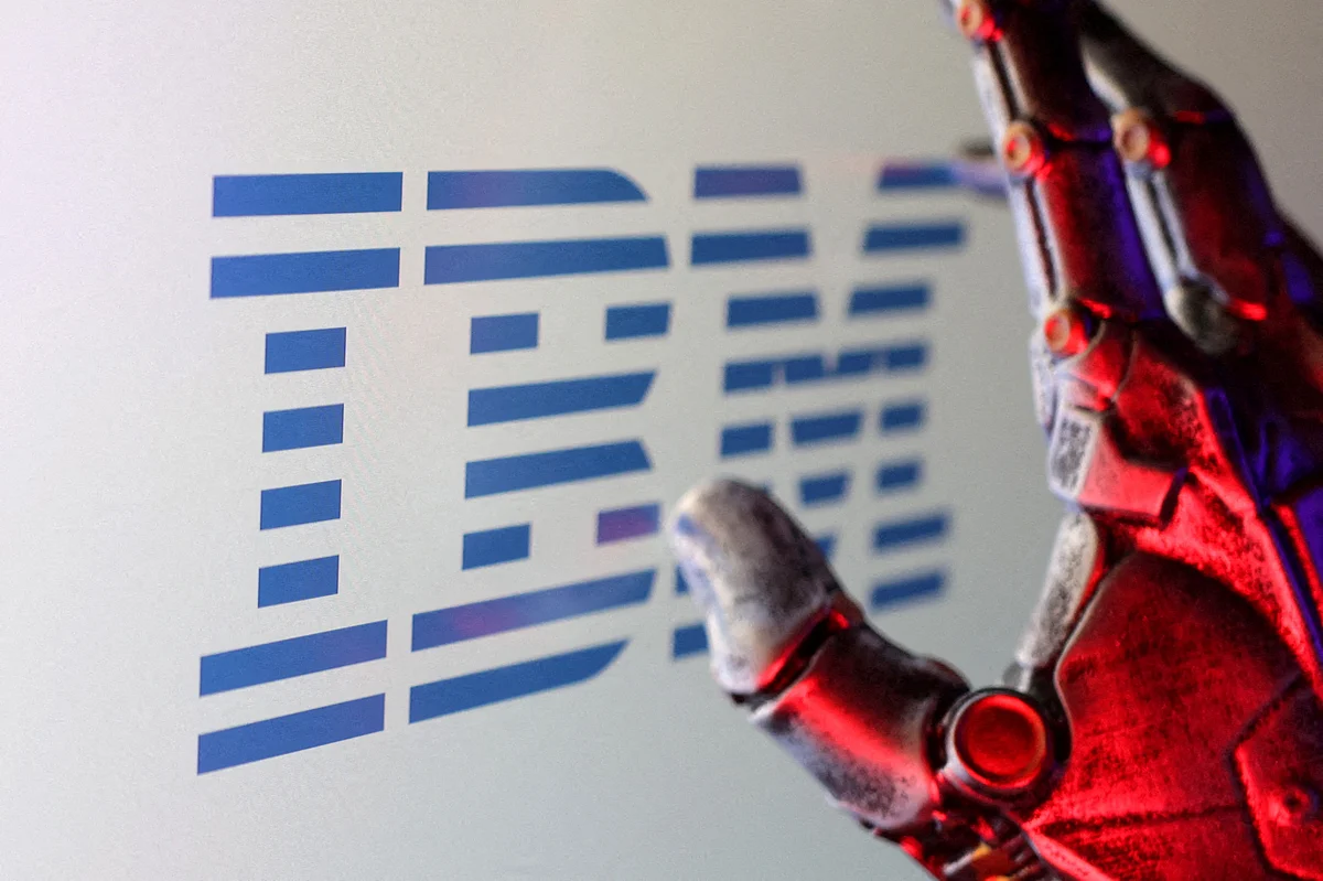 Bloomberg News, Ibm'in Yazılım Büyümesine Odaklanmada Binlerce Rolü Azaltacağını Bildirdi