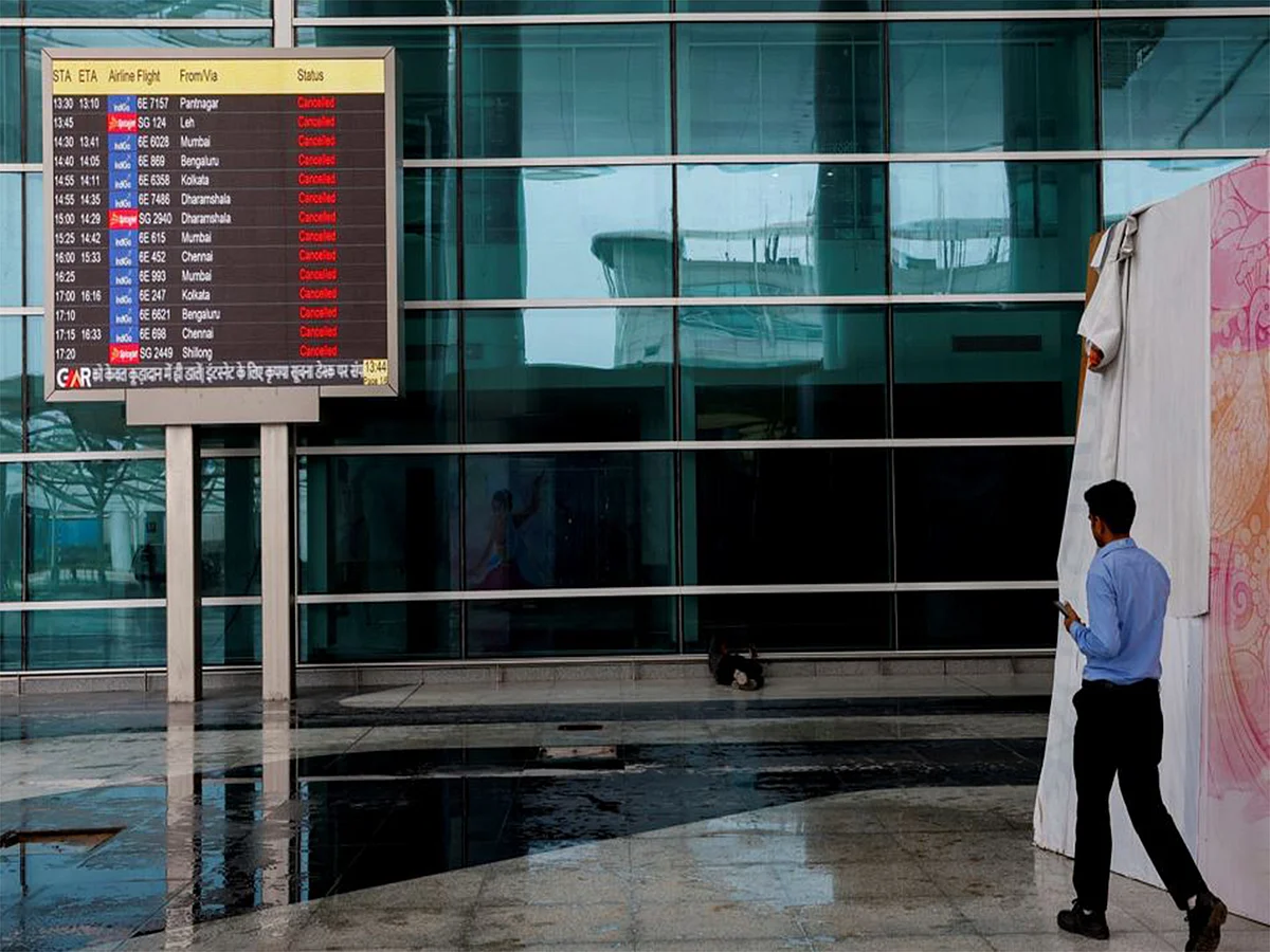 Delhi Havaalanı Operatörü, Aksaklıktan Sonra Tüm Uçuş Operasyonlarının Normale Döndüğünü Söyledi