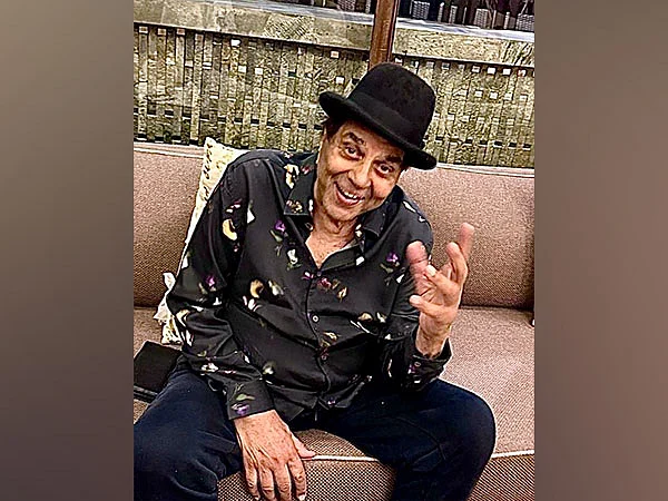 Dharmendra Ventilatörde Değil, Aile Kaynağını Doğruladı