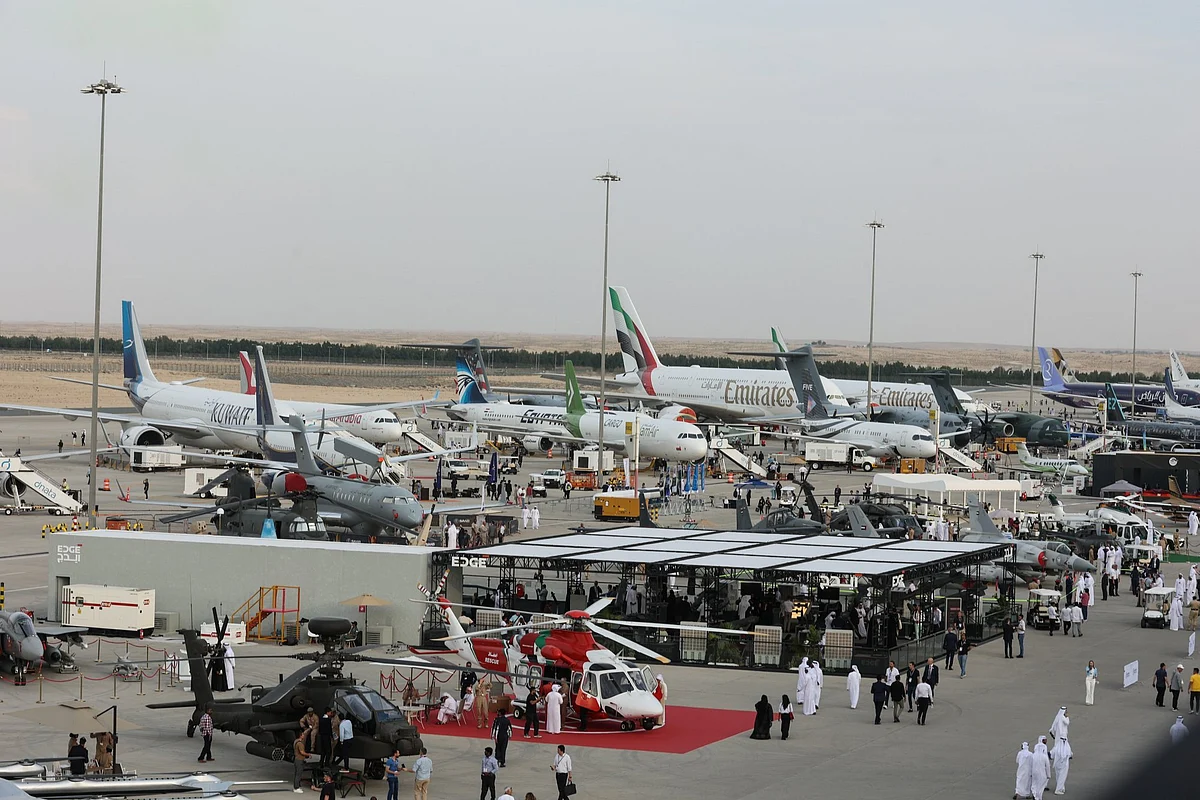 Dubai Airshow 2025 Başladı: 200'den Fazla Uçağın Yer Aldığı En Büyük Sürüm