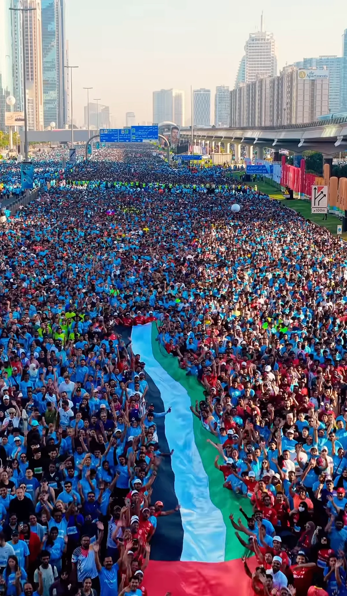 'Dubai İlham Vermeyi Asla Bırakmaz': Şeyh Hamdan 307.000 Koşucuya Teşekkür Etti