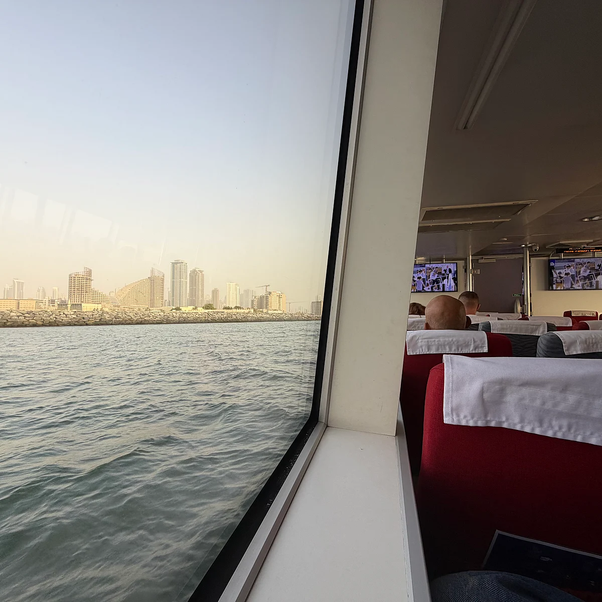 Feribotu Kullanarak Sharjah-Dubai Yoğun Saat Trafiğini Nasıl Aştım