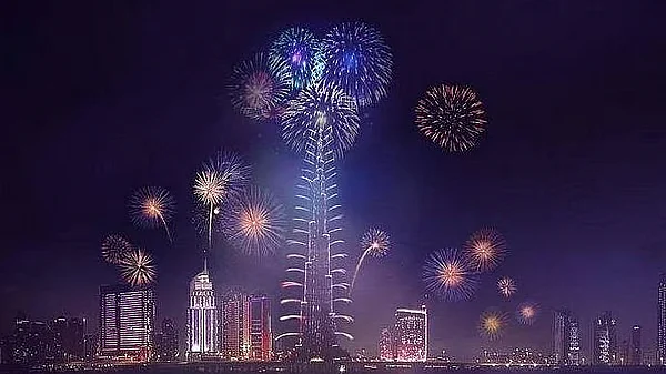 Dubai'de Yılbaşı Gecesi: Burj Khalifa'nın Ön Koltuk Görünümü için Fiyatlar 12.000 Dh'ye Çıkıyor