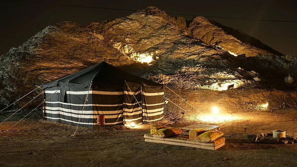Dubai'nin 'Çöl Lüksü' Trendi: Vıp Safarileri, Glamping, Yıldızları Seyreden Turistler