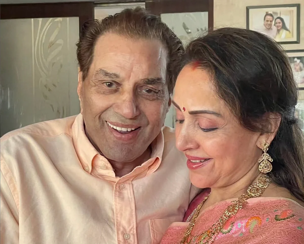 Esha Deol, Hema Malini Dharmendra'nın Ölüm Raporlarını Reddetti, Medyayı Patlattı