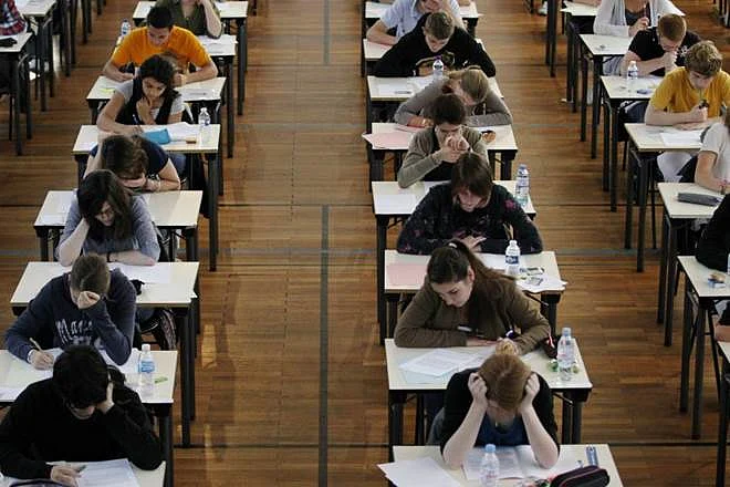 Hile Yapmayı Düşünmeyin Bile: Her Öğrencinin Bilmesi Gereken Kurallar ve Cezalar
