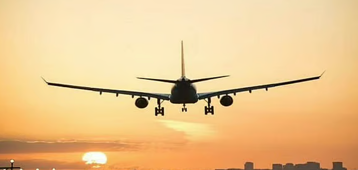 Hindistan: Hava Trafik Kontrol Aksaklığı Delhi Havaalanındaki Uçuşları Geciktiriyor